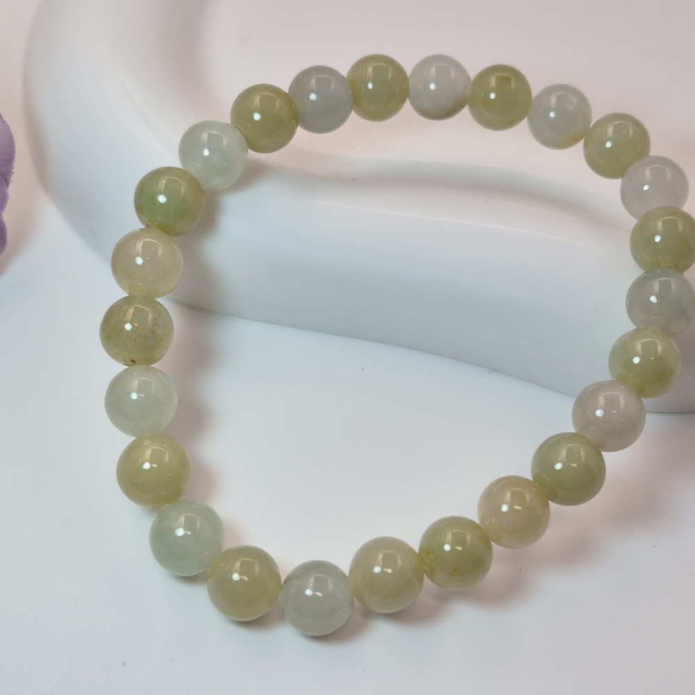 Elegant Jade Bead Bracelet